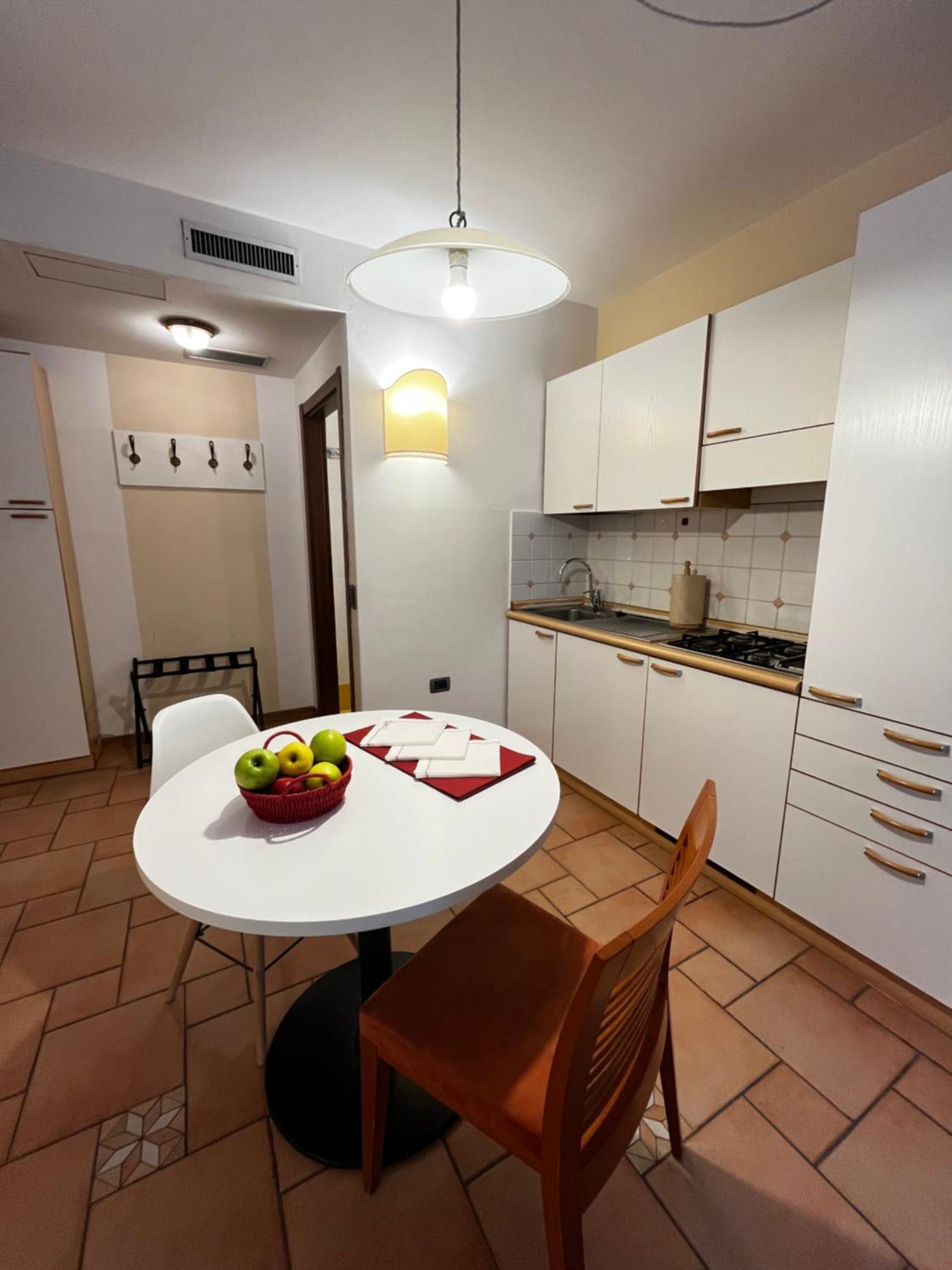 Manci Apartments By Hotel America Trento Eksteriør bilde